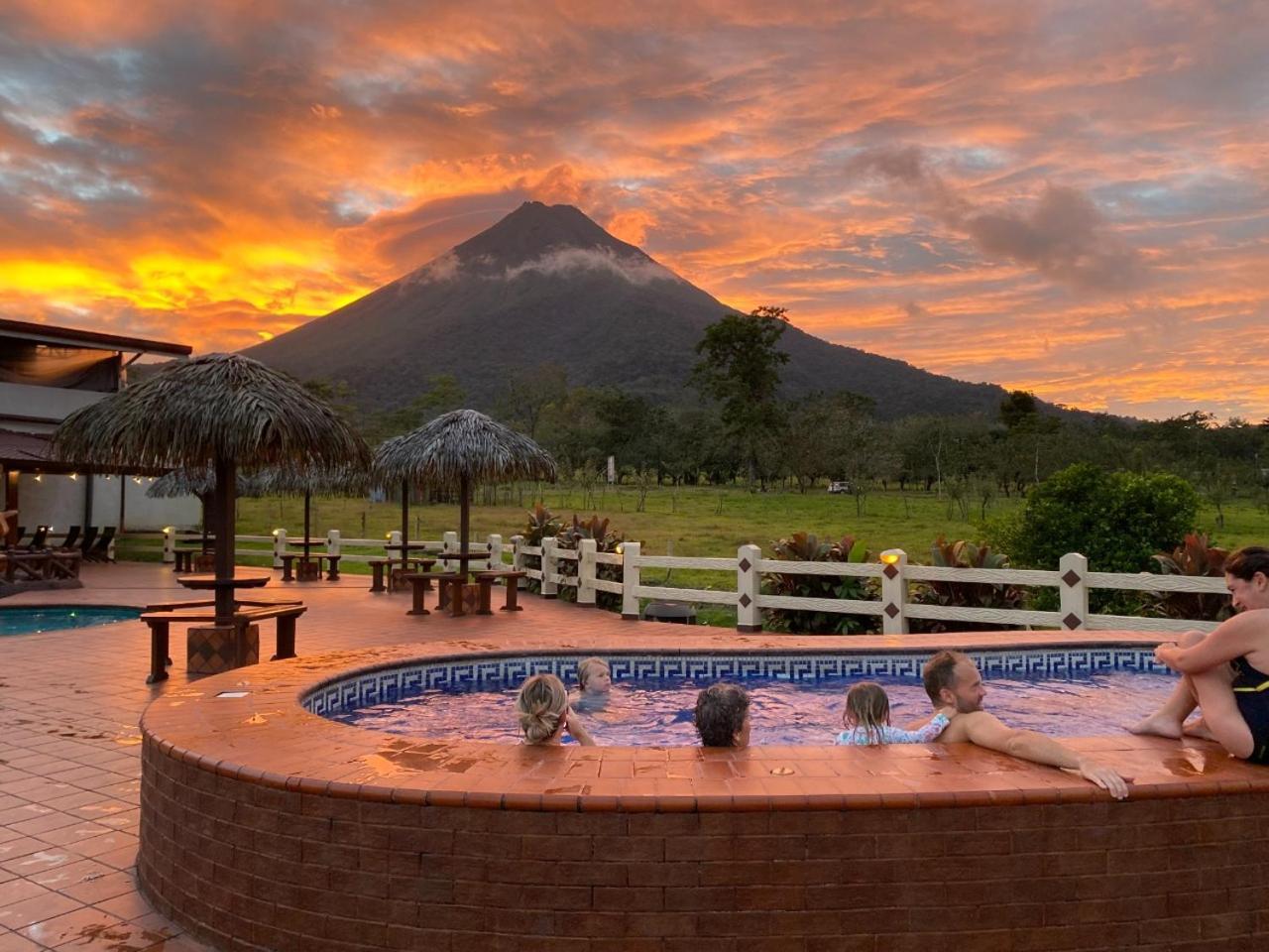 Hotel La Pradera Del Arenal La Fortuna Buitenkant foto